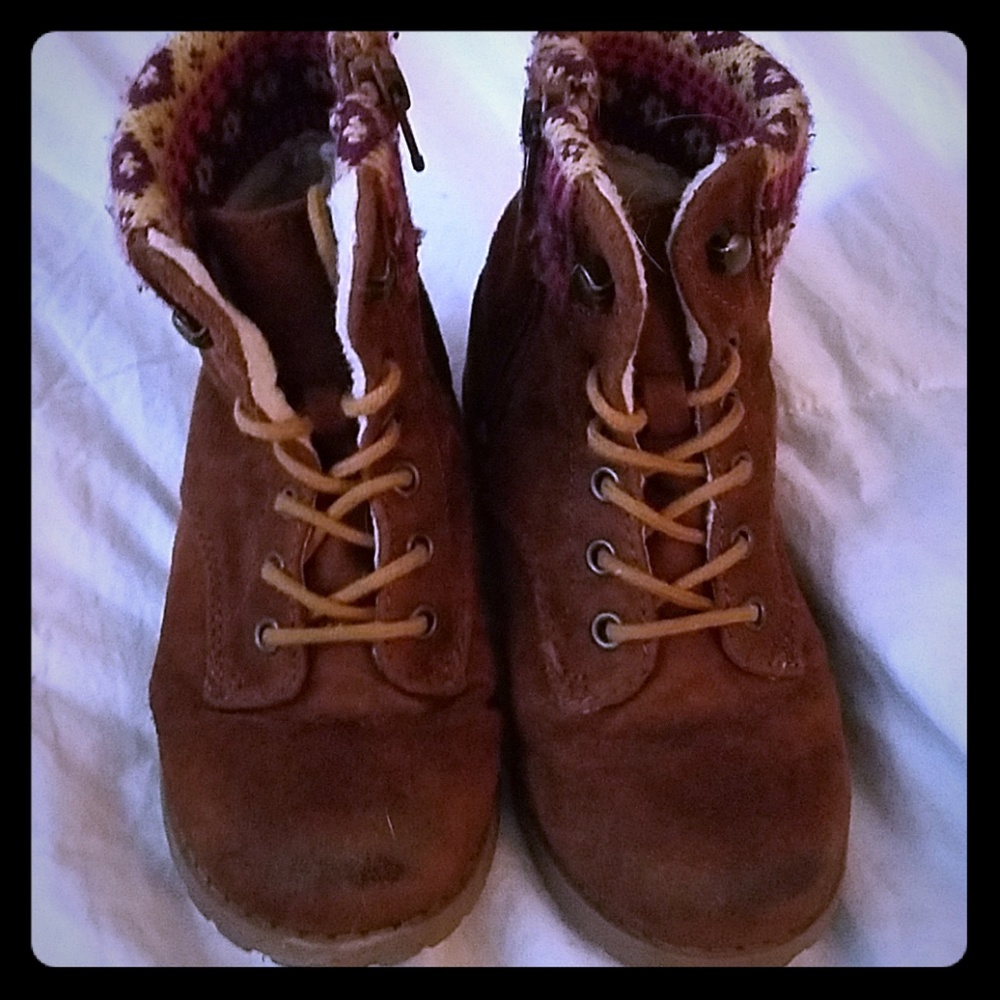 Girls boots